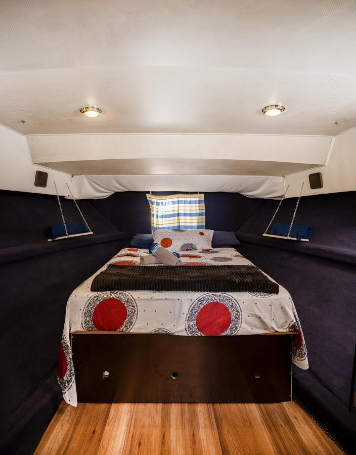Spacious And Charming Boat In Port Forum Hotel Sant Adria de Besos Exterior foto