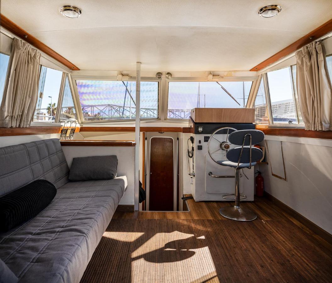 Spacious And Charming Boat In Port Forum Hotel Sant Adria de Besos Exterior foto